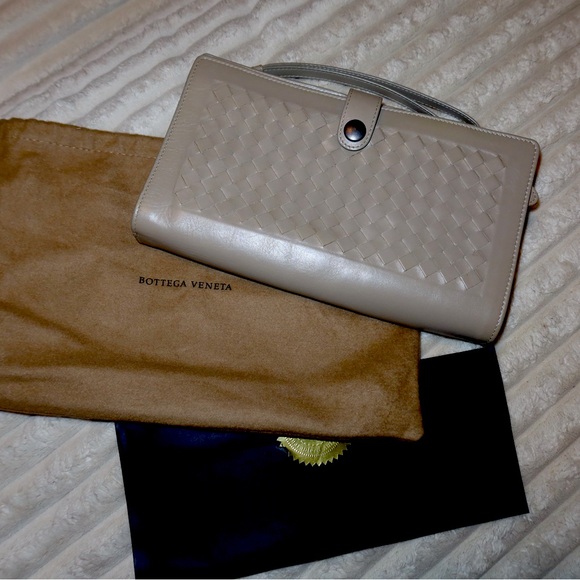 Bottega Veneta Handbags - Authentic Bottega Veneta clutch